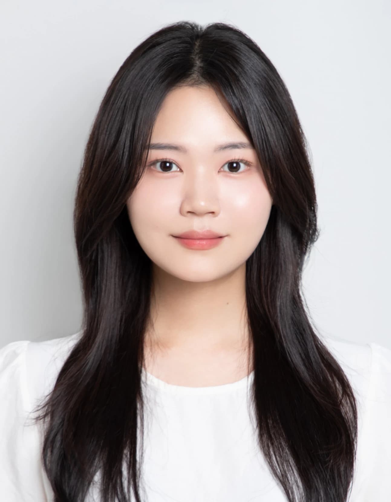 민수현 (Min Suhyeon)
